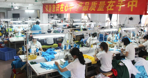 焦点娱乐运动服生产车间