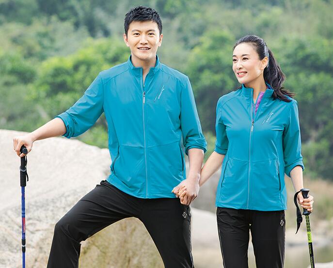 焦点娱乐冲锋衣